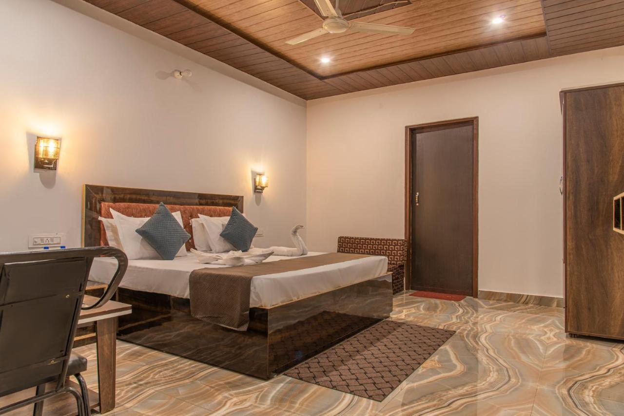 Vansathli I Near Mall Road Kasauli I Open Garden & Rooftop I By Humble Stay Villa Exteriér fotografie