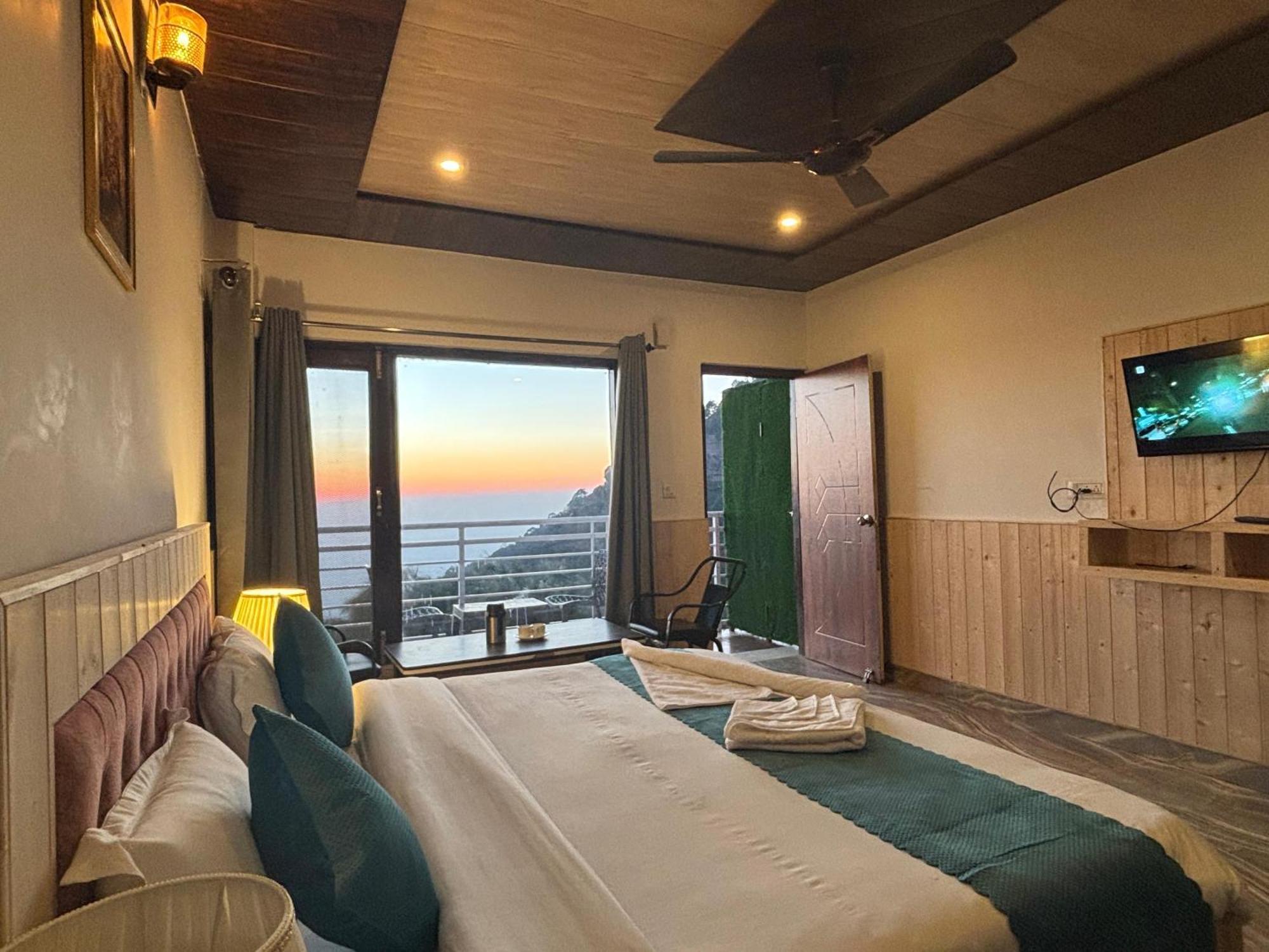 Vansathli I Near Mall Road Kasauli I Open Garden & Rooftop I By Humble Stay Villa Exteriér fotografie